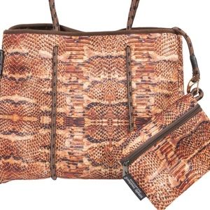 Simply Southern Neoprene Bag Used Once … Snakeskin